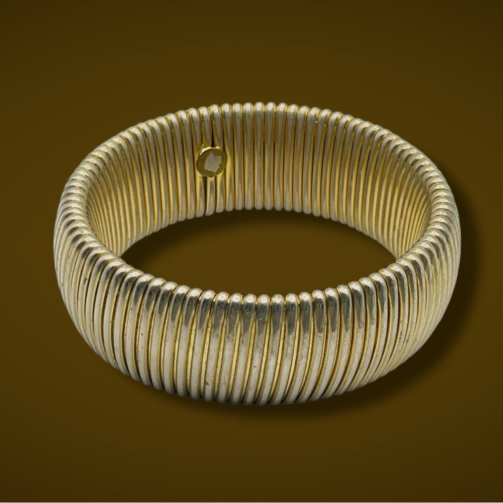 Bold Vintage Gold Tone Ribbed Cobra Snake Stretch Bangle Bracelet Omega Tubogas